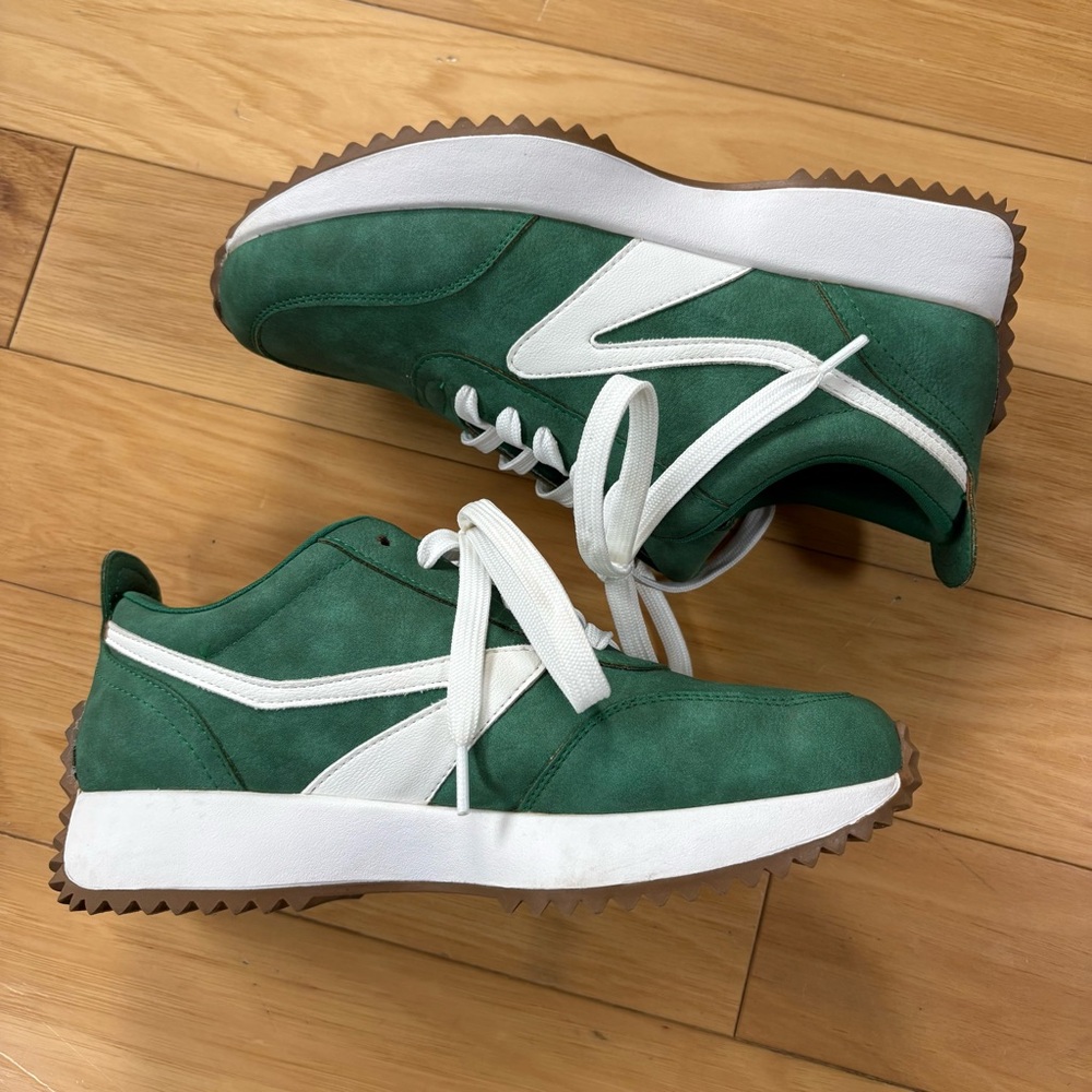 Dolce Vita Bynx Sneakers Womens Sz 7.5 Green White Retro Low Top Shoes - Picture 1 of 8